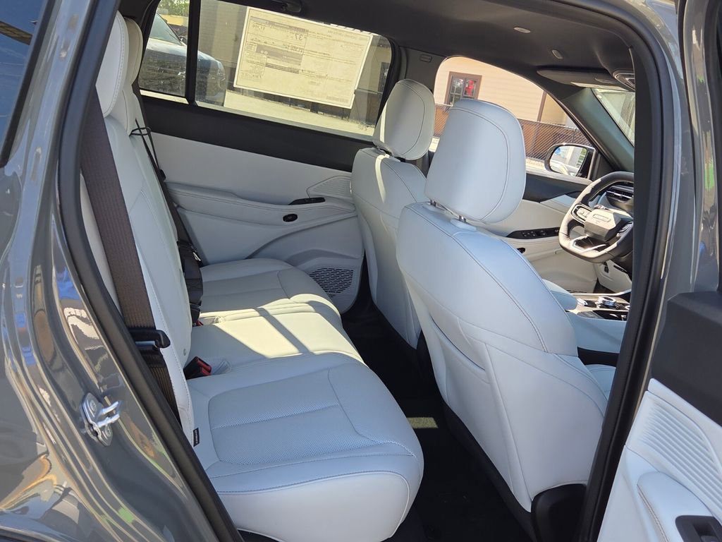 New 2026 Jeep Cherokee Limited AWD/4WD image 14