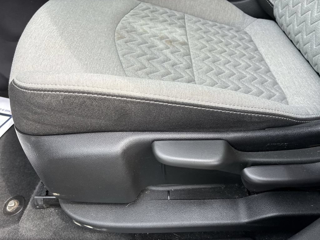 Used 2023 Chevrolet Equinox LS FWD image 12