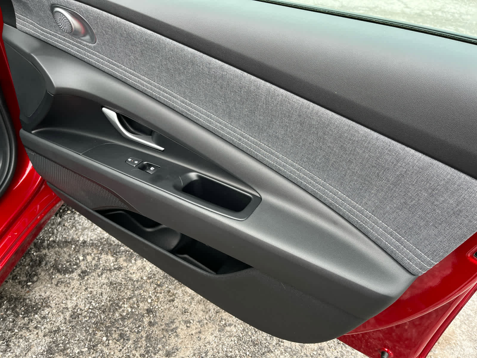Used 2025 Hyundai Elantra Limited FWD image 30