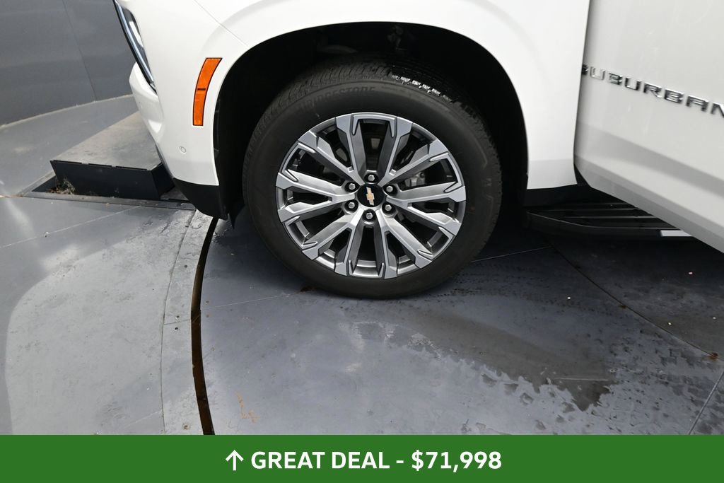 Used 2025 Chevrolet Suburban High Country AWD/4WD image 18