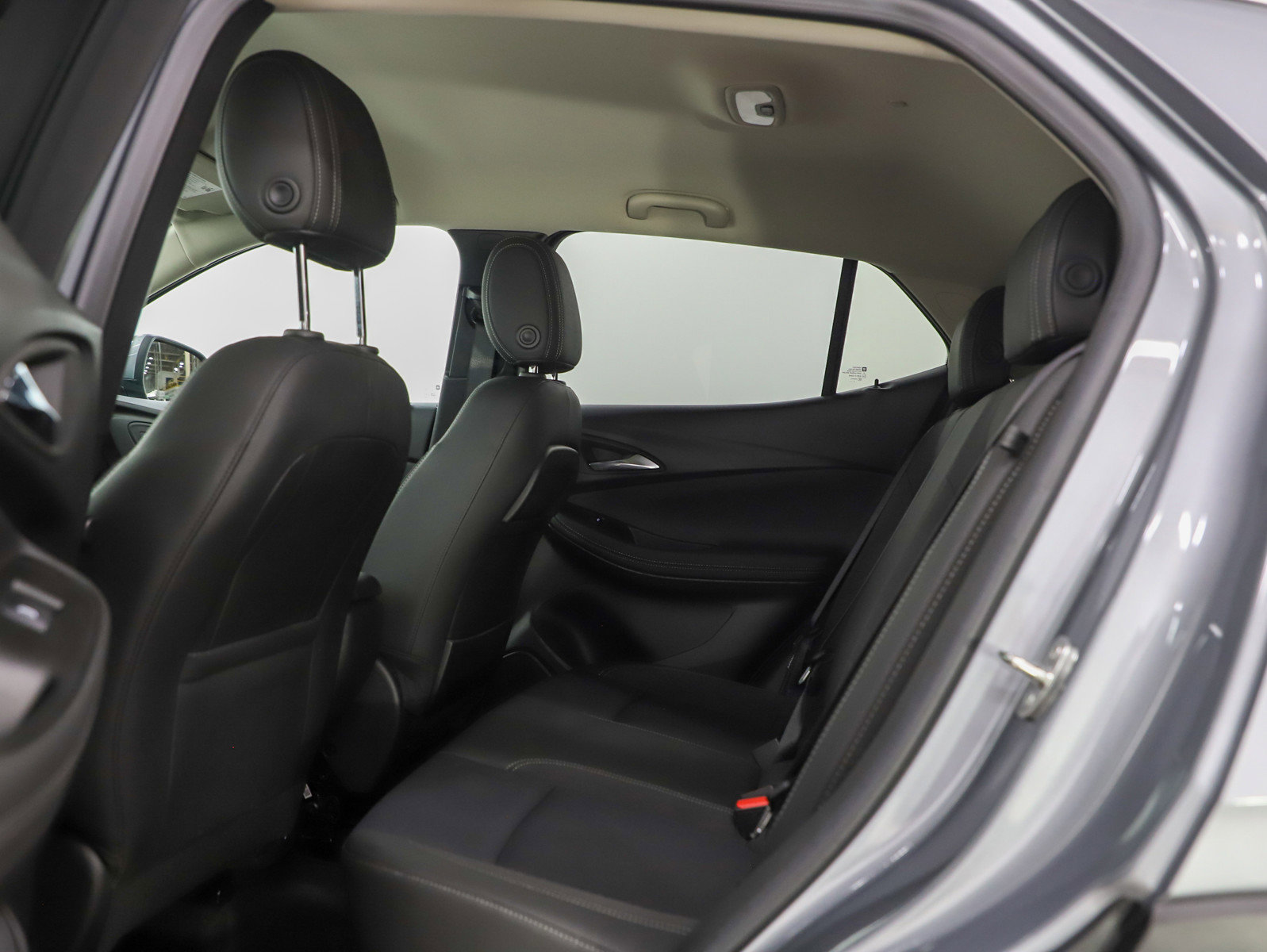 Used 2023 Buick Encore GX Preferred w/ Cold Weather Comfort Package image 17