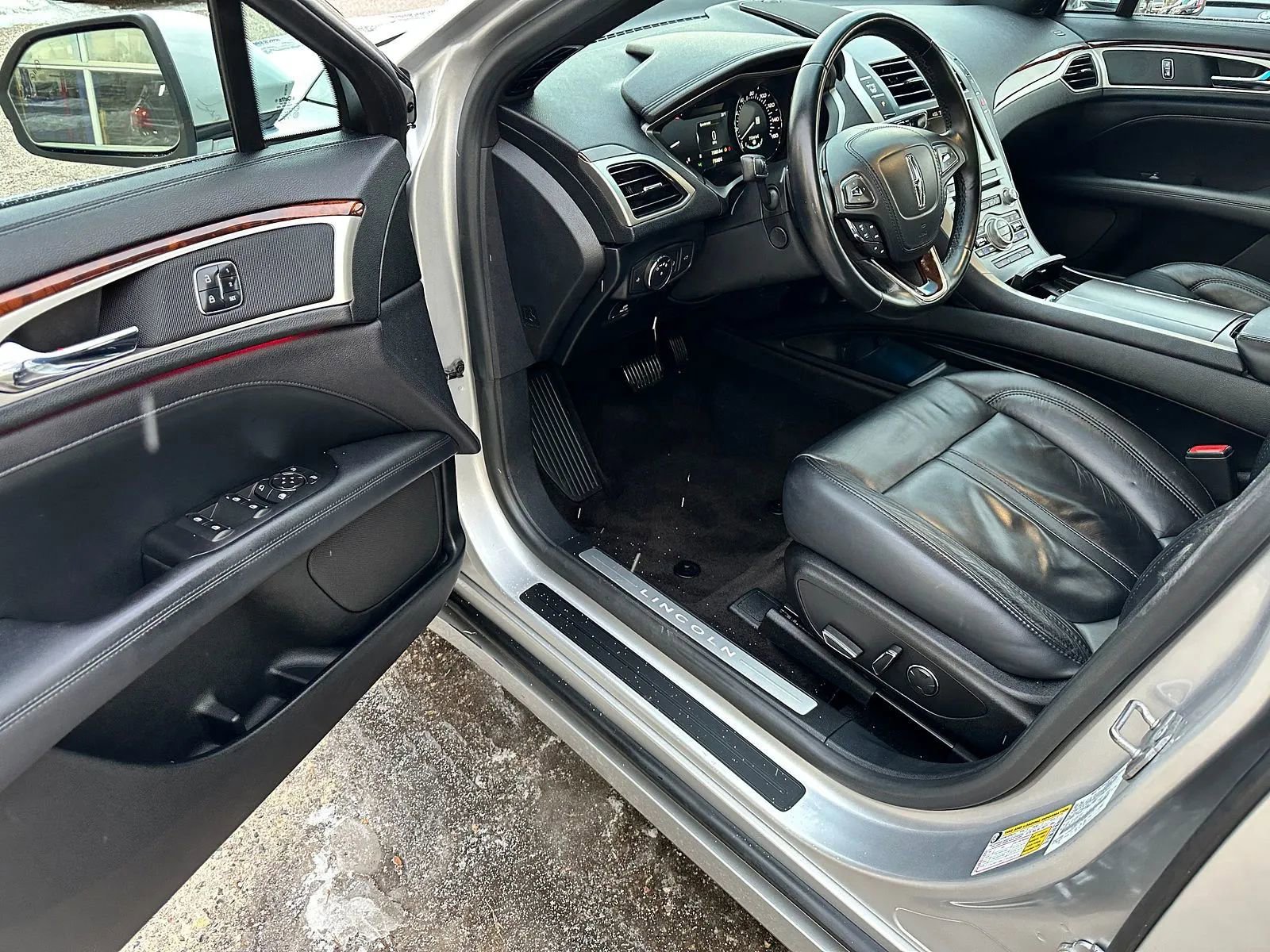 Used 2017 Lincoln MKZ Select w/ Select Plus Package image 9