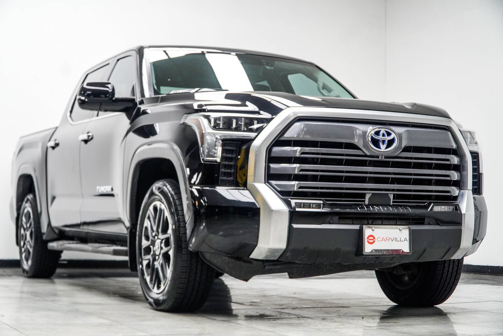 Used 2024 Toyota Tundra Limited AWD/4WD image 4