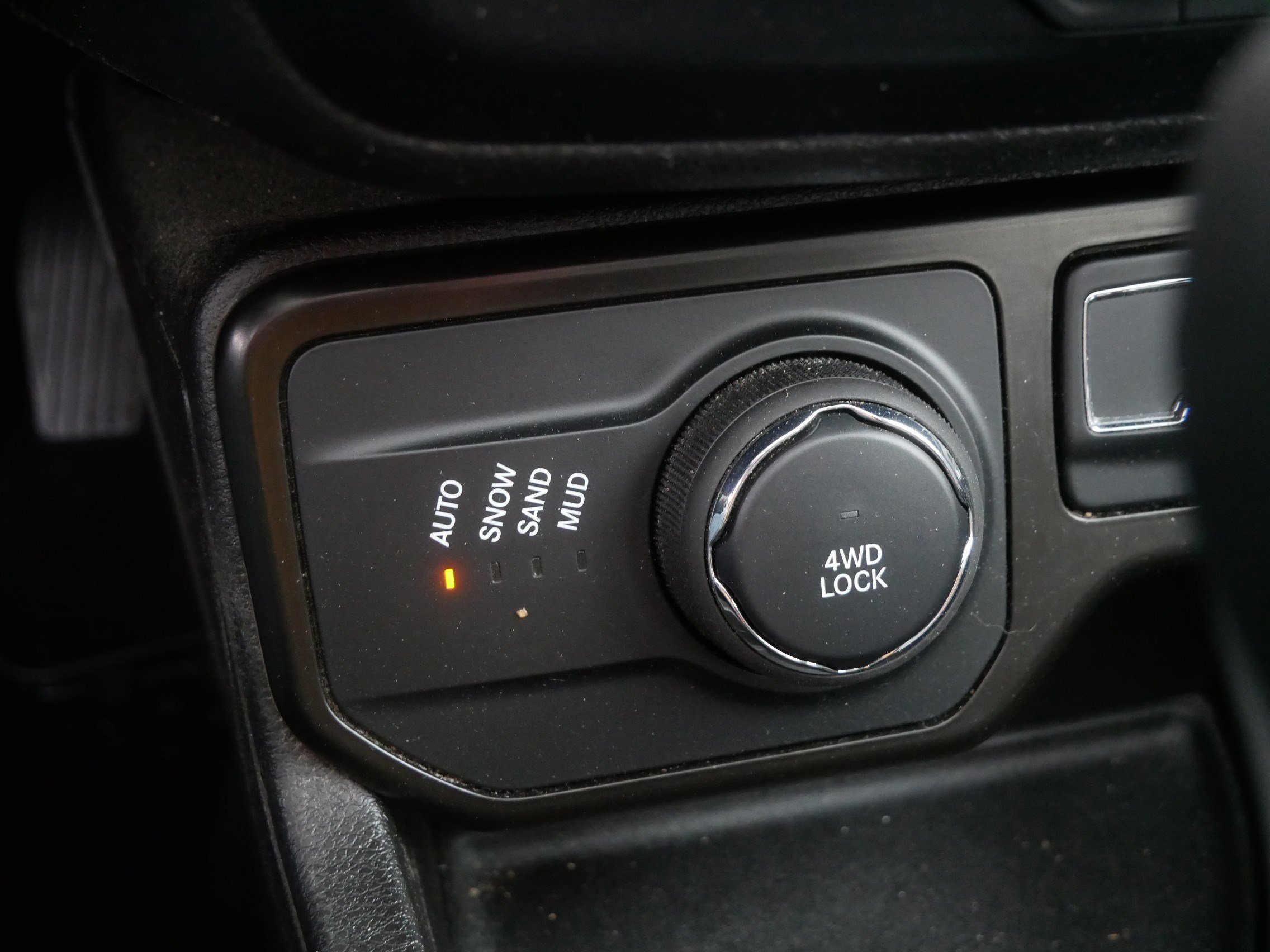 Used 2023 Jeep Renegade Altitude w/ Sun/Sound Group AWD/4WD image 29