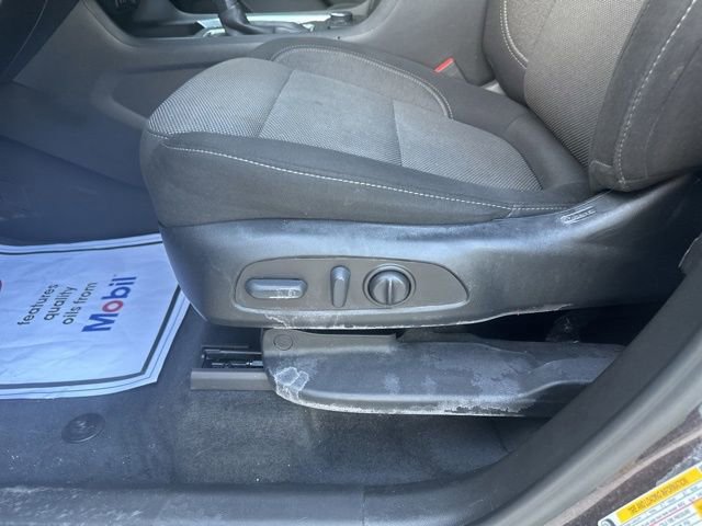 Used 2023 Chevrolet Traverse LT FWD image 19