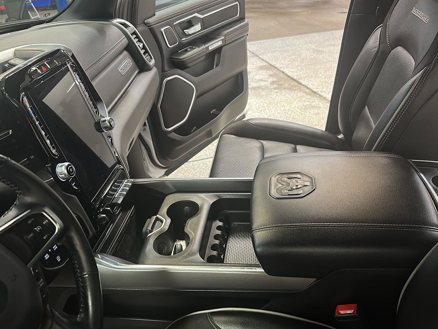 Used 2023 RAM 1500 Laramie AWD/4WD image 27