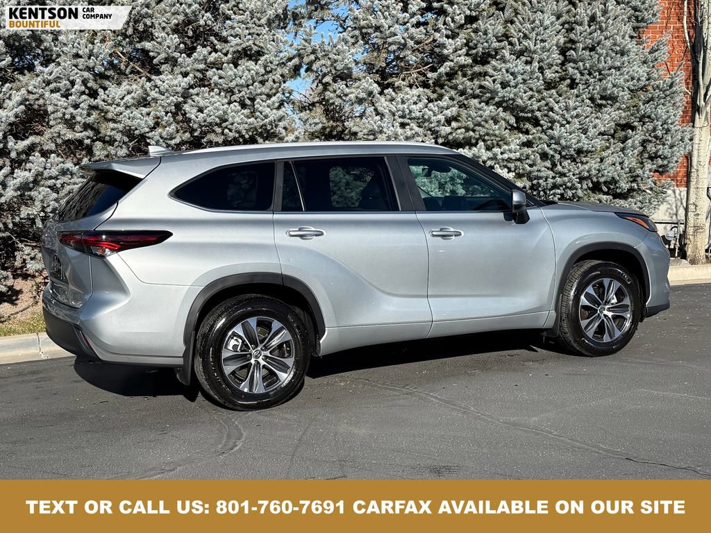 Used 2025 Toyota Highlander XLE image 8
