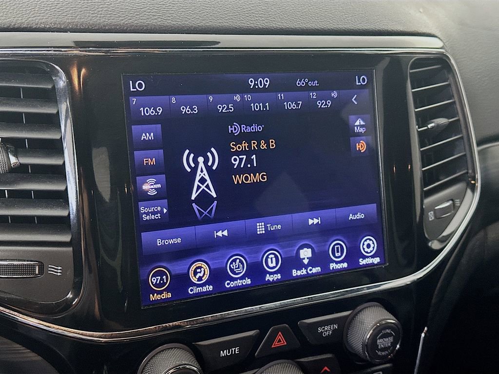 Used 2020 Jeep Grand Cherokee Altitude image 17