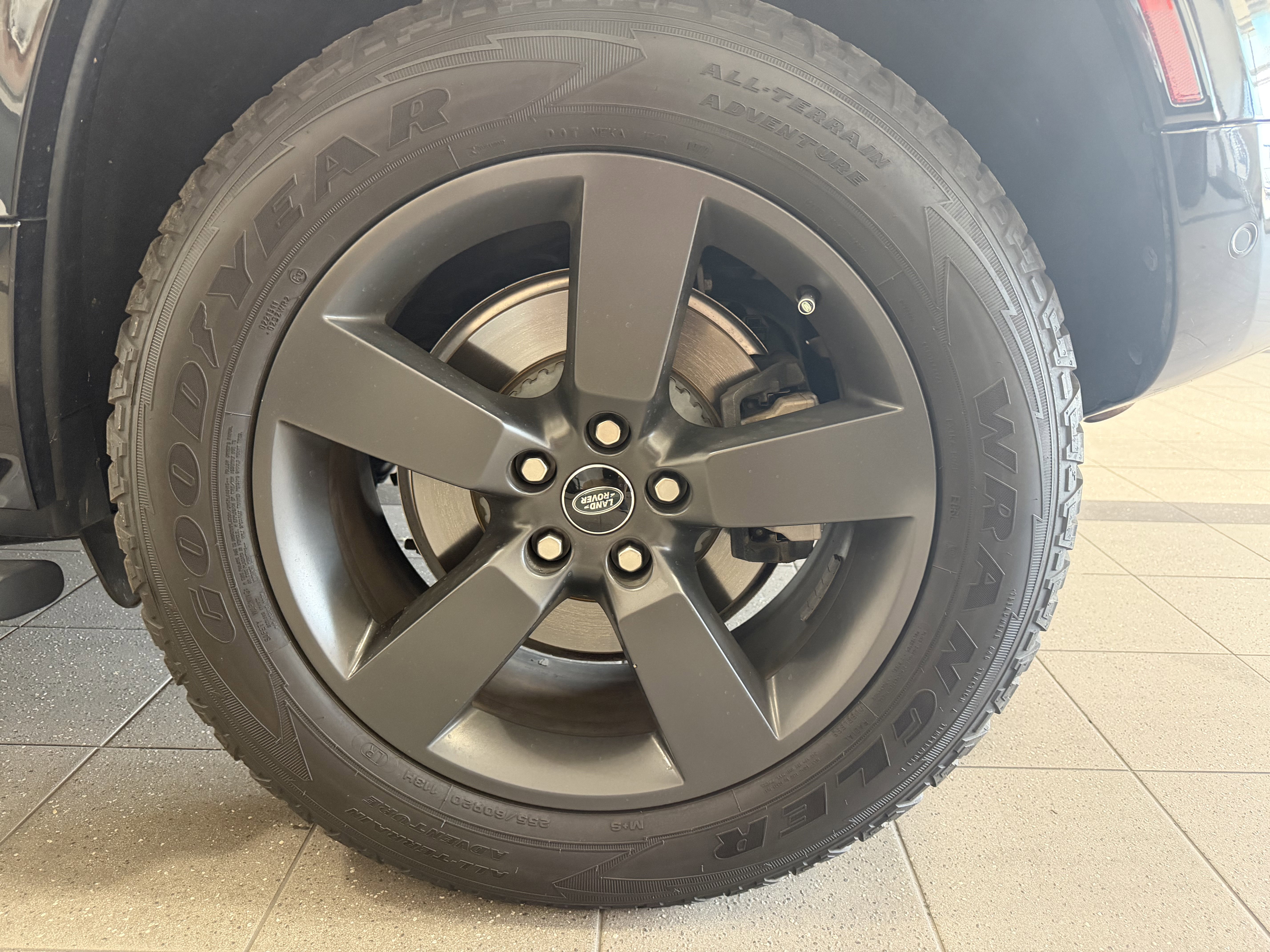 Used 2022 Land Rover Defender 110 X-Dynamic HSE AWD/4WD image 7