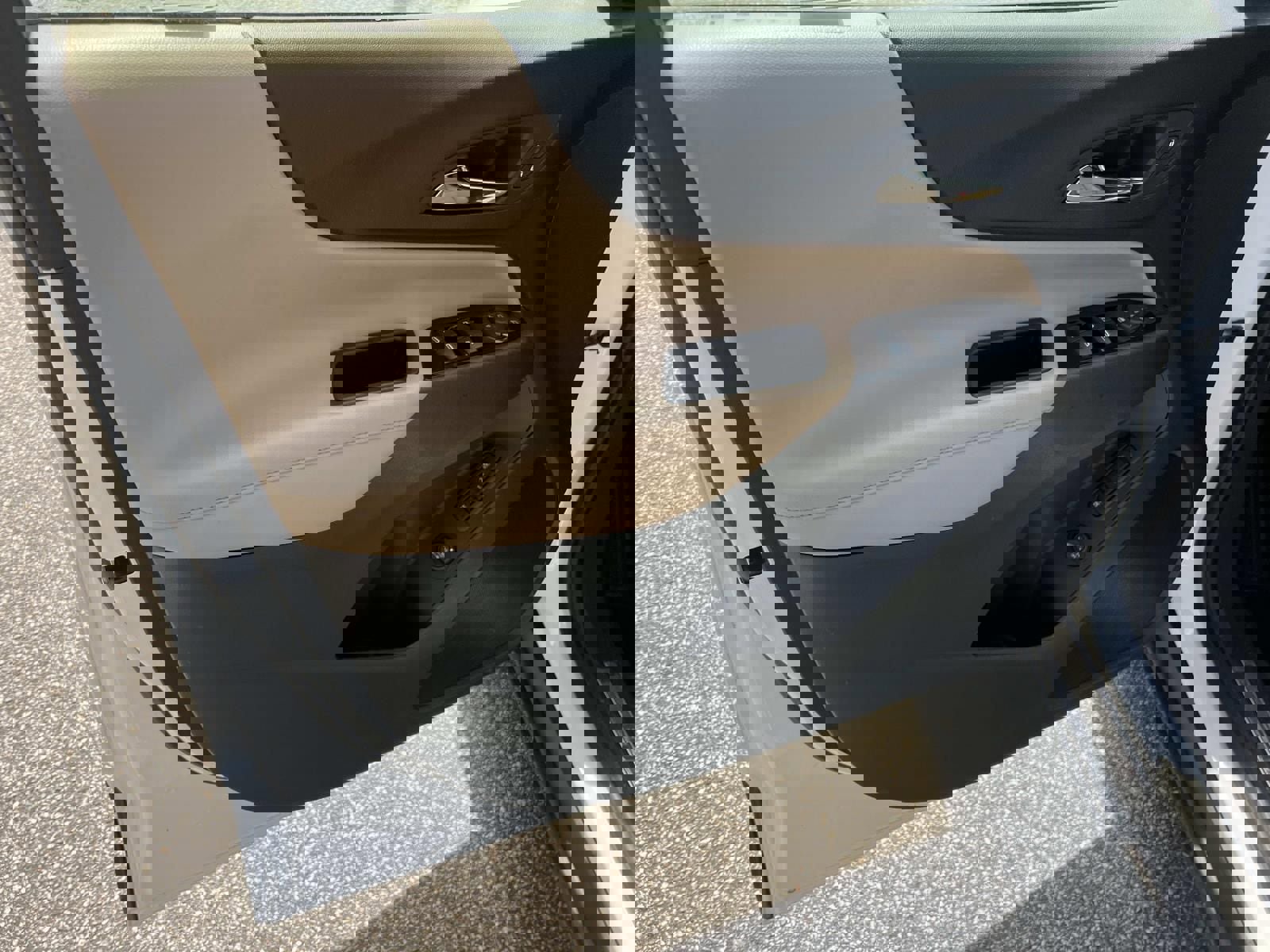 Used 2022 Chevrolet Equinox Premier image 10