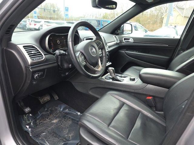 Used 2020 Jeep Grand Cherokee Limited w/ Luxury Group II image 2