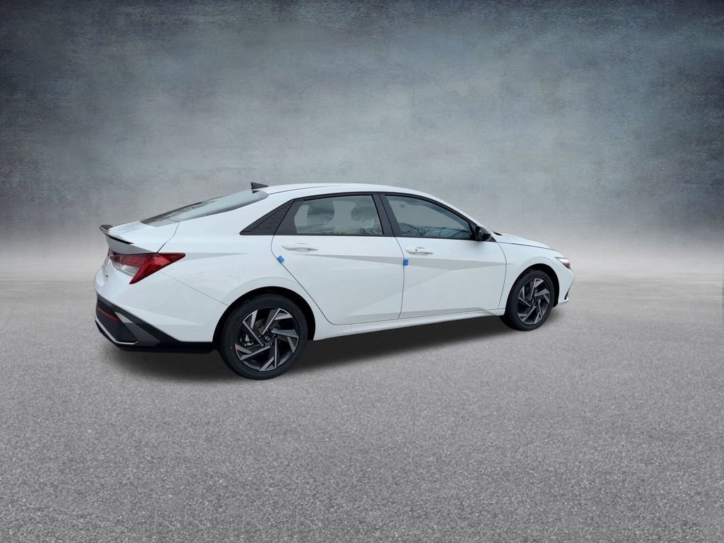 Used 2025 Hyundai Elantra SEL image 23