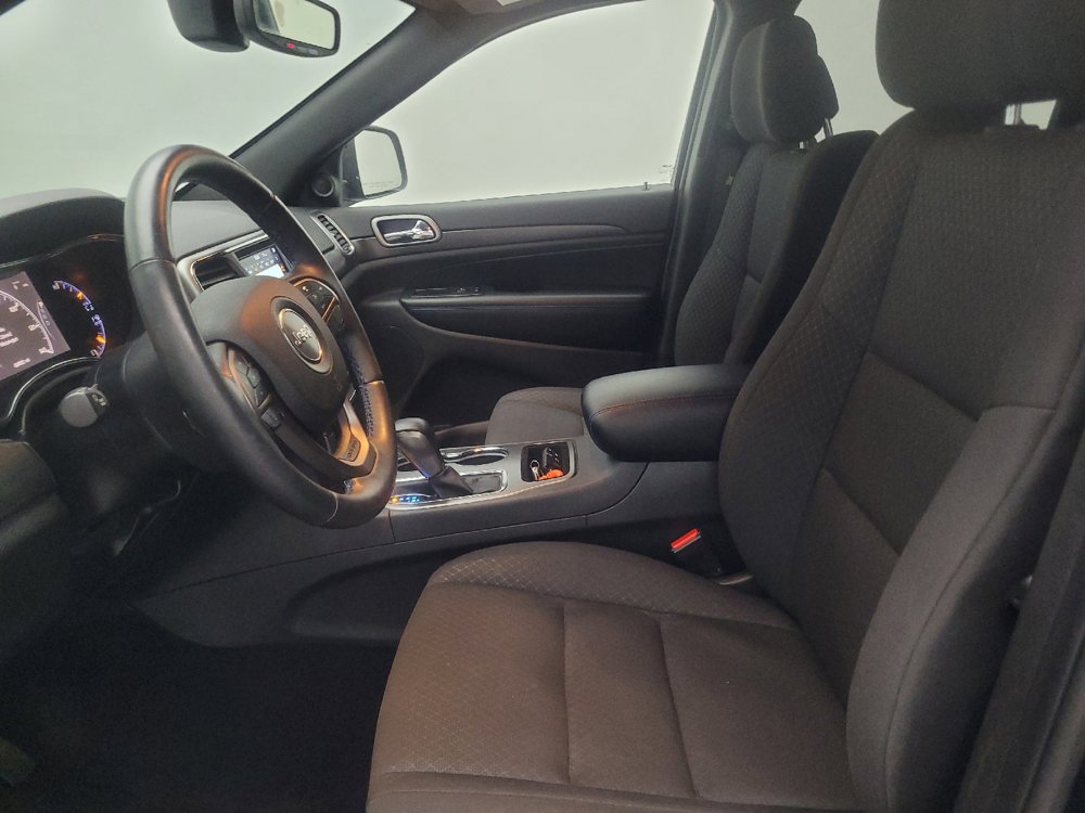 Used 2018 Jeep Grand Cherokee Laredo AWD/4WD image 17