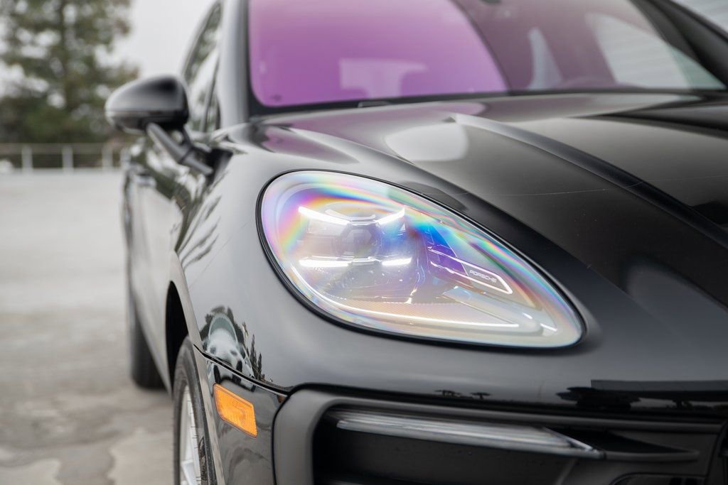 Certified 2025 Porsche Macan image 13