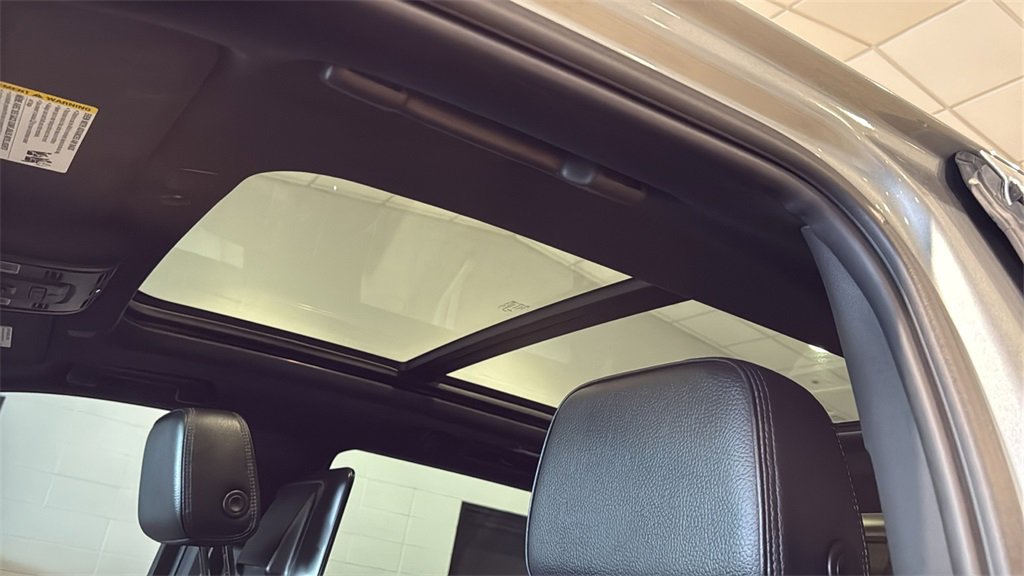 Used 2024 GMC Yukon Denali w/ Denali Reserve Package image 28