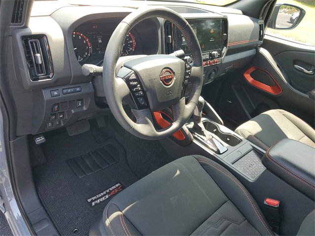 Used 2025 Nissan Frontier PRO-4X w/ Pro Convenience Package image 17