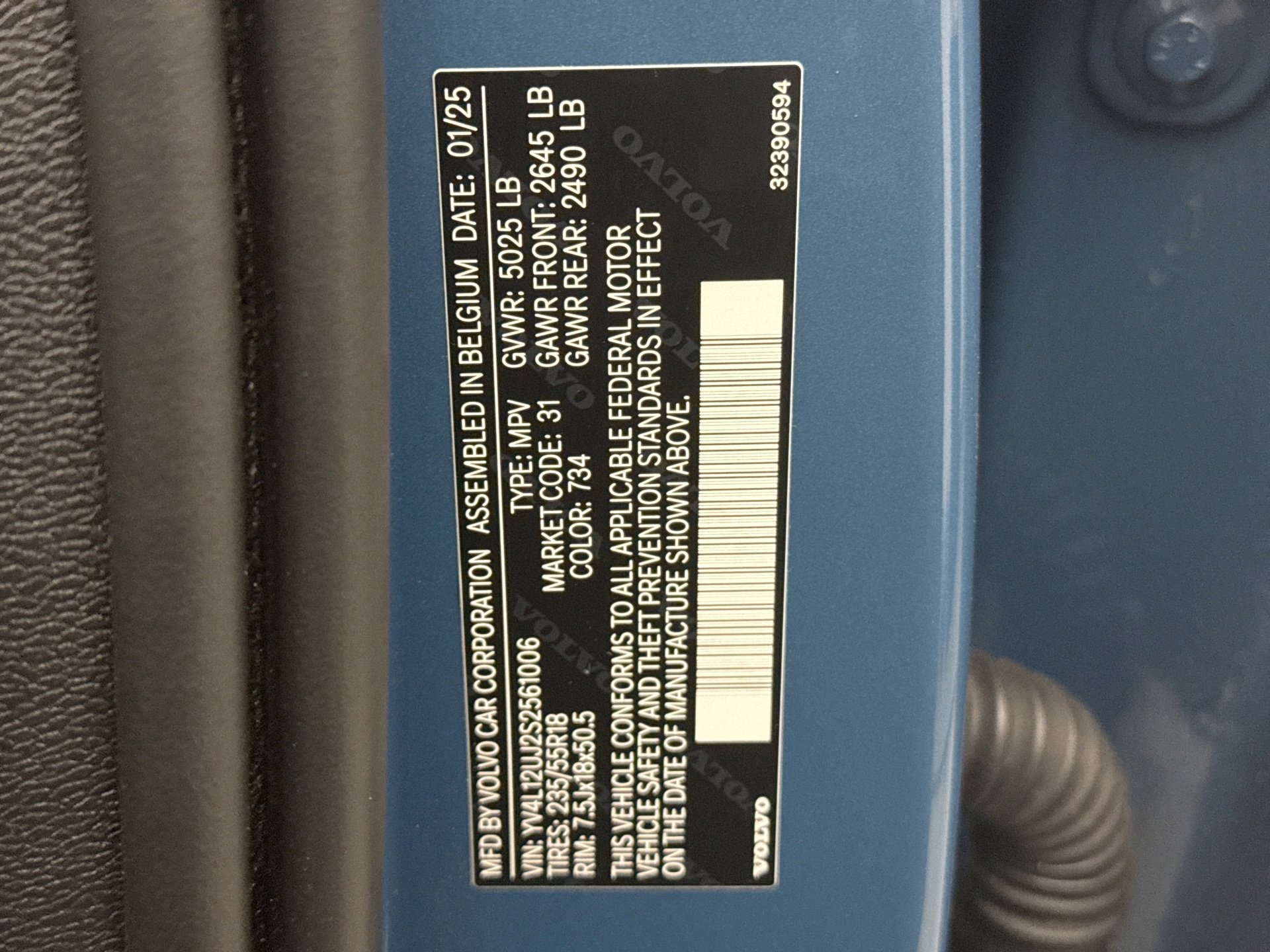 Used 2025 Volvo XC40 B5 Core image 25