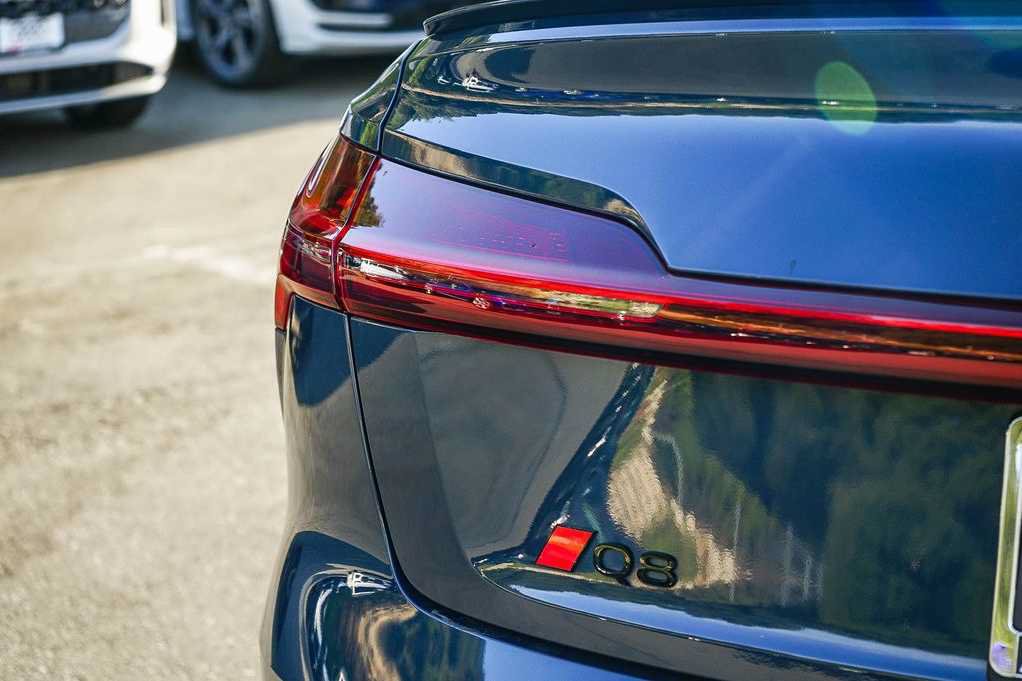 Used 2024 Audi Q8 e-tron Premium AWD/4WD image 10