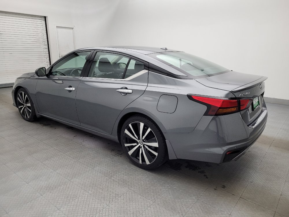 Used 2020 Nissan Altima 2.0 Platinum FWD image 3