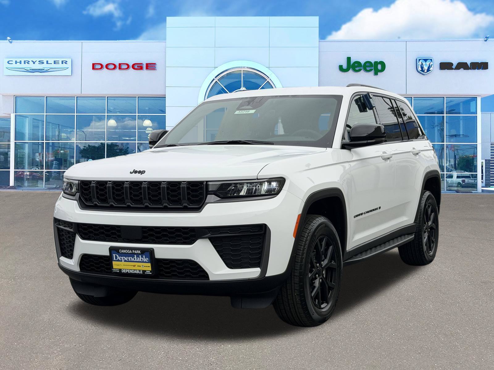 New 2026 Jeep Grand Cherokee Altitude RWD image 4