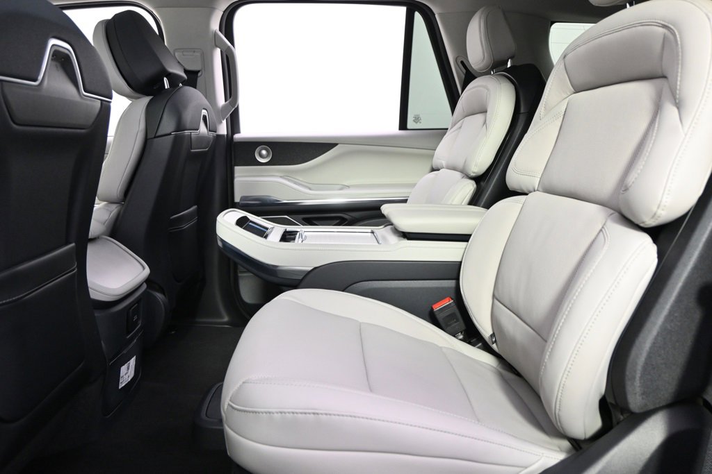 New 2026 Lincoln Navigator Reserve w/ Jet Appearance Package image 22