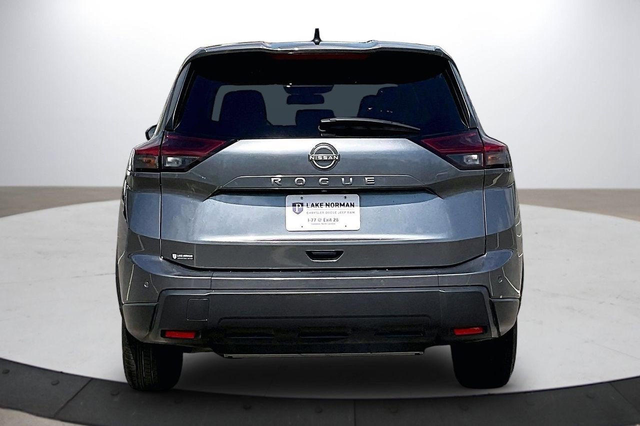 Used 2024 Nissan Rogue S image 8
