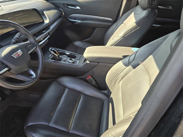 Used 2024 Cadillac XT4 Premium Luxury image 18