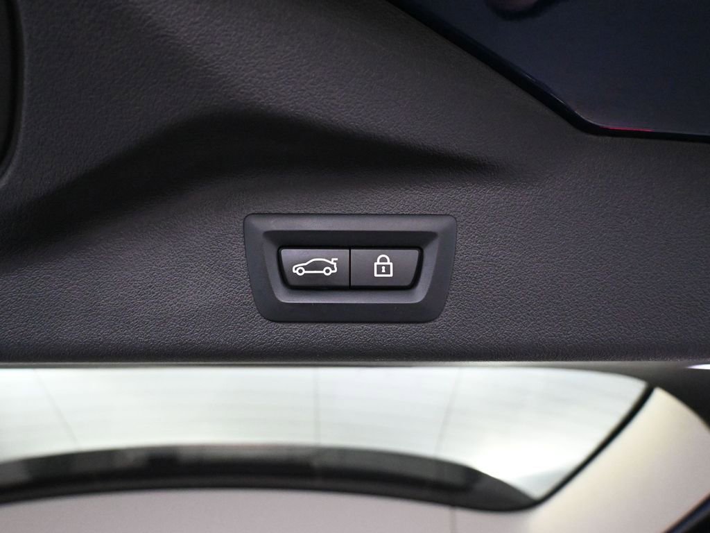 Used 2023 BMW X7 xDrive40i w/ Executive Package image 50