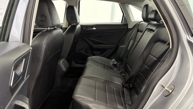 Used 2024 Volkswagen Jetta SE image 17