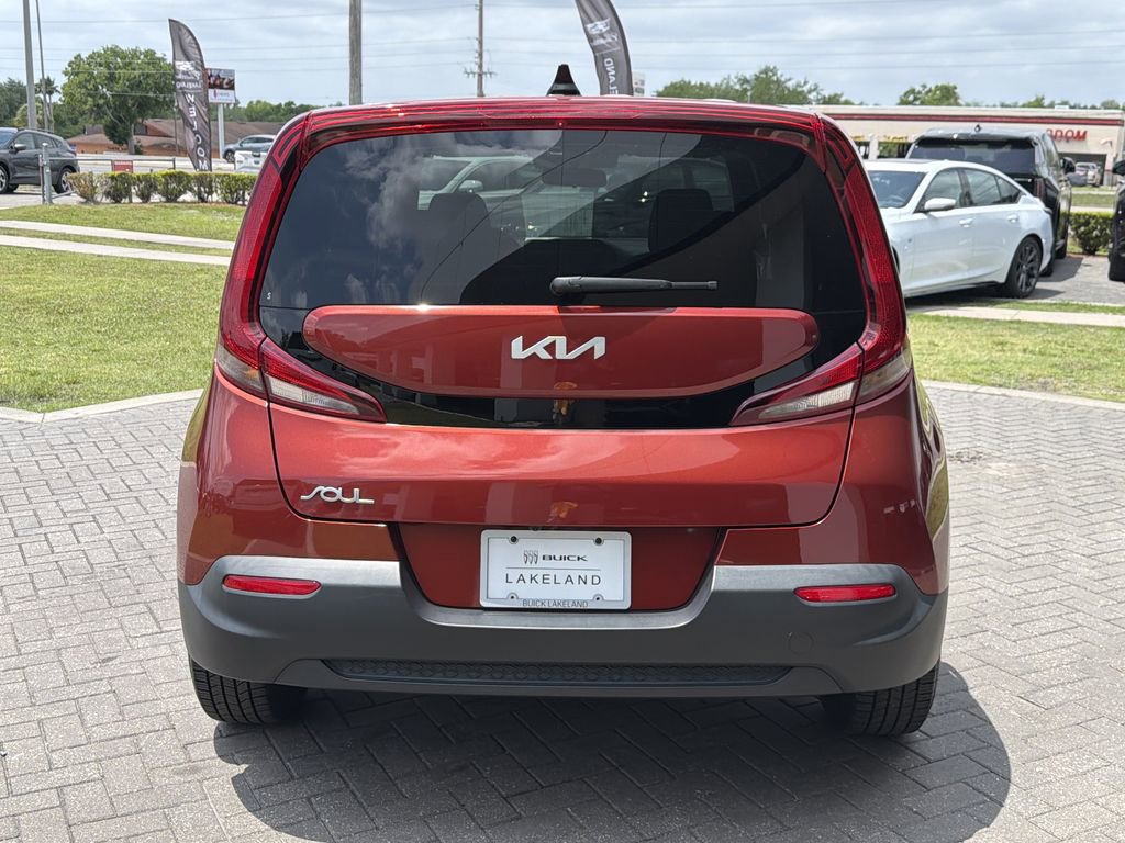 Used 2022 Kia Soul LX FWD image 5
