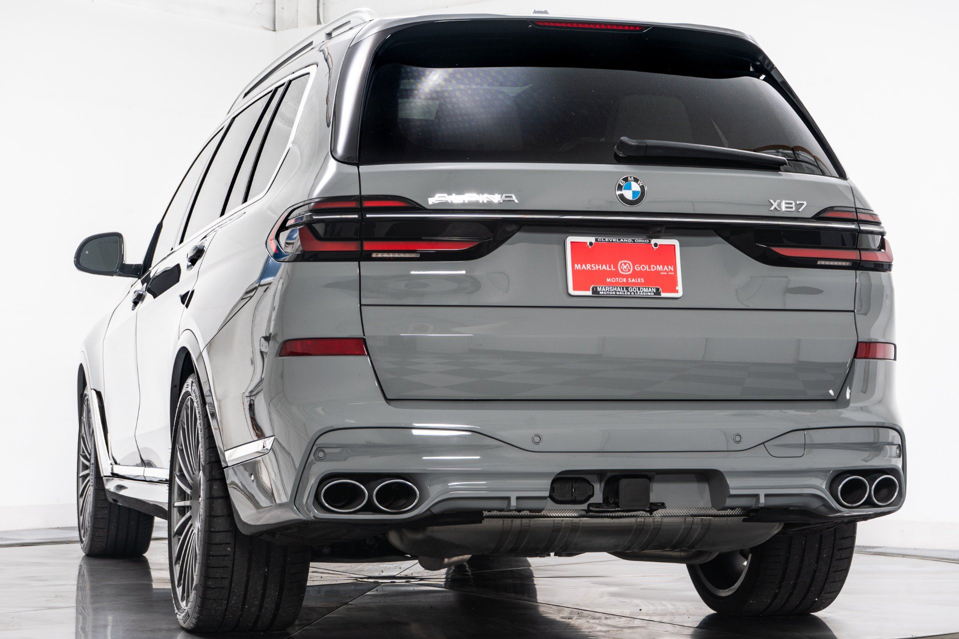 Used 2024 BMW ALPINA XB7 AWD/4WD image 8