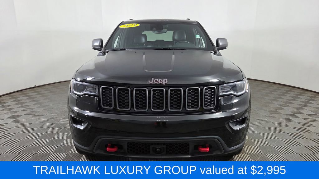 Used 2019 Jeep Grand Cherokee Trailhawk w/ Trailhawk Luxury Group AWD/4WD image 2