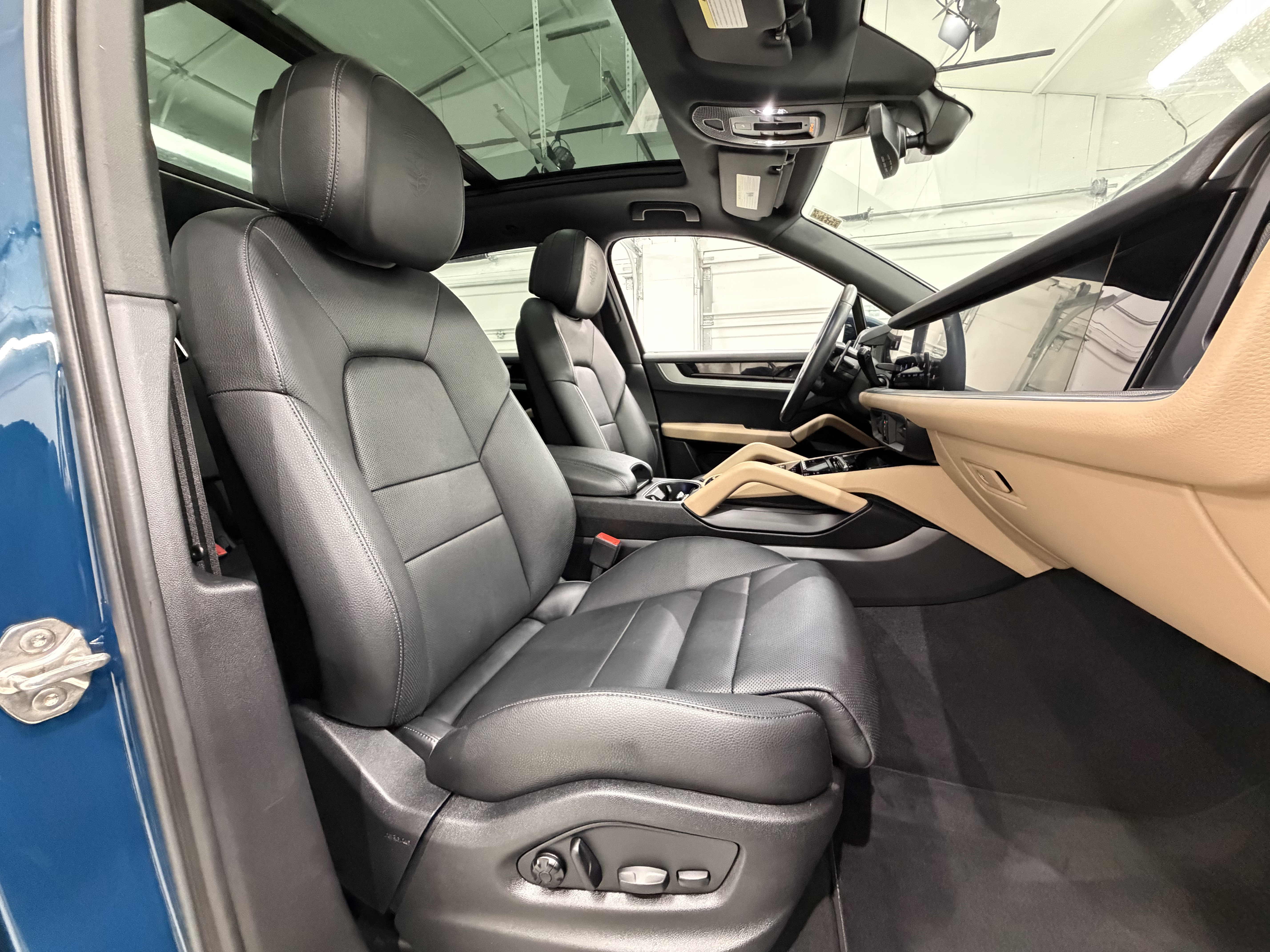 Certified 2024 Porsche Cayenne w/ Premium Package Plus (PFM) image 23