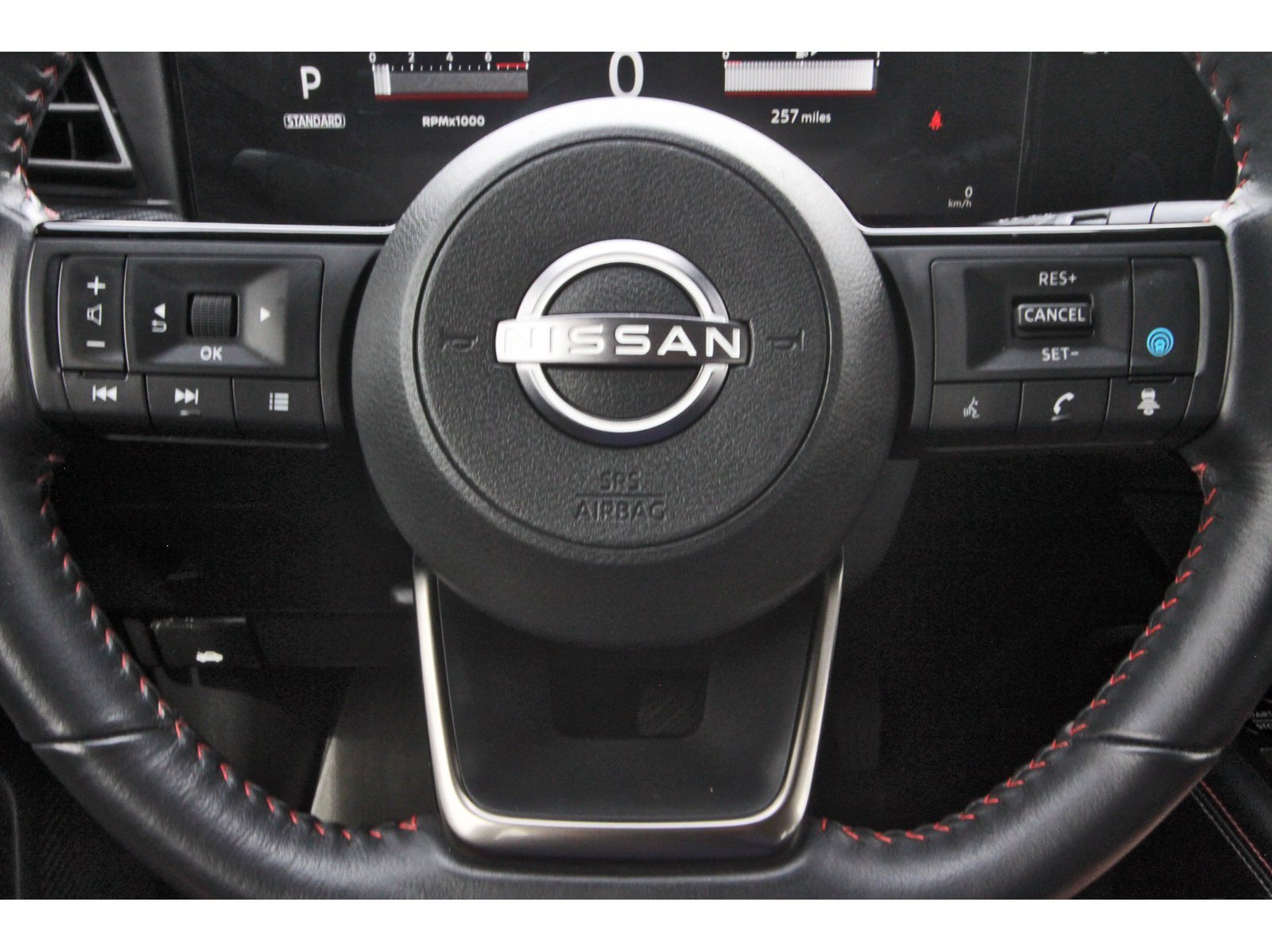 Used 2025 Nissan Kicks SR AWD/4WD image 18