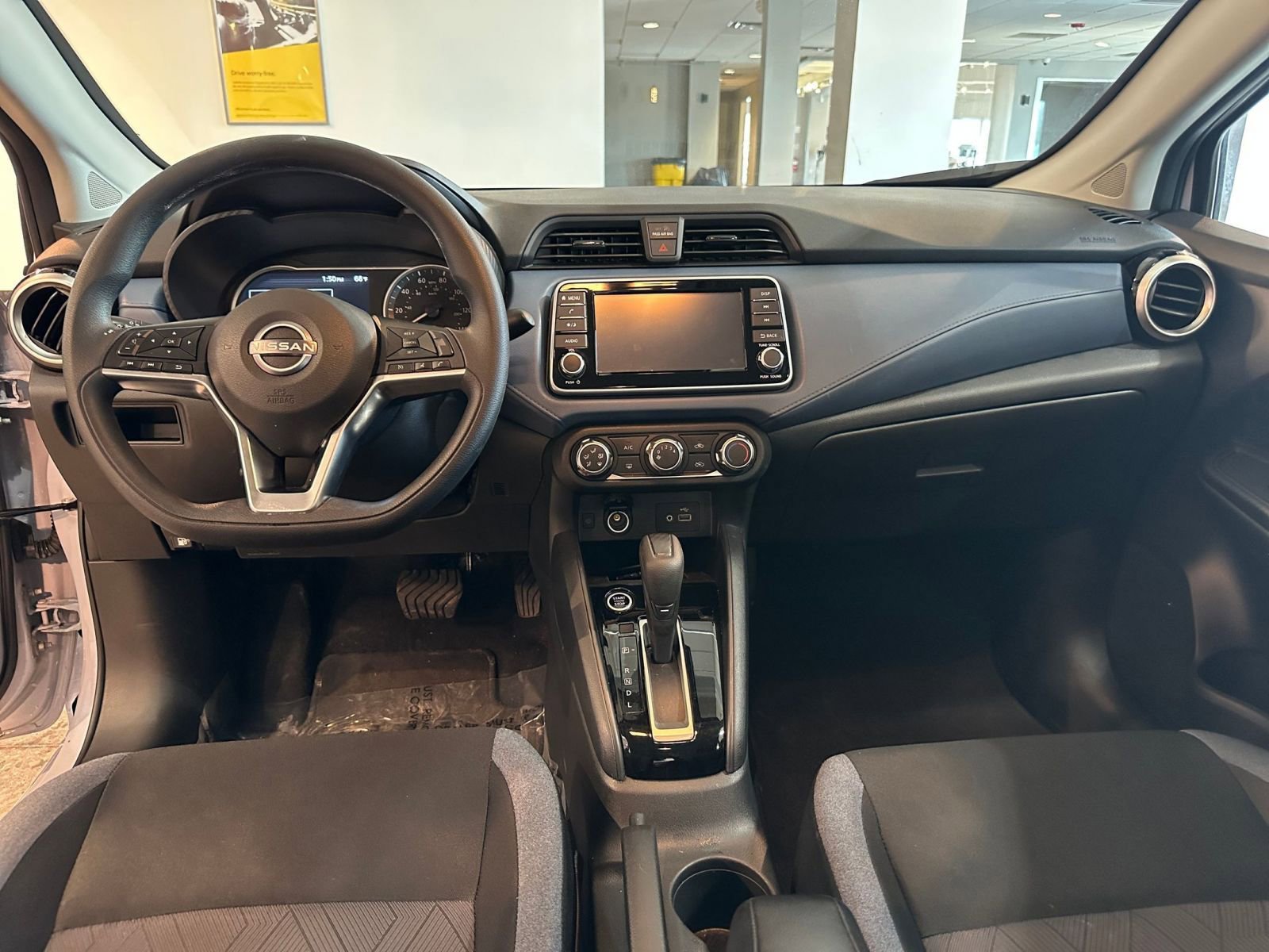 Used 2025 Nissan Versa SV image 34