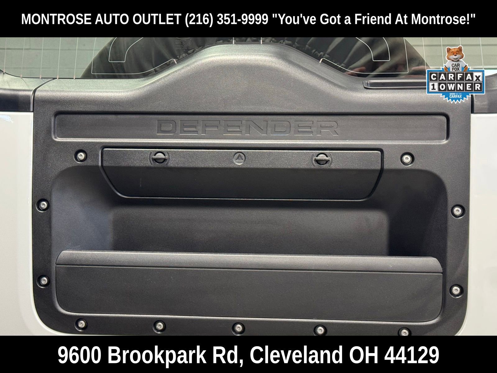 Used 2025 Land Rover Defender 90 X-Dynamic SE image 44