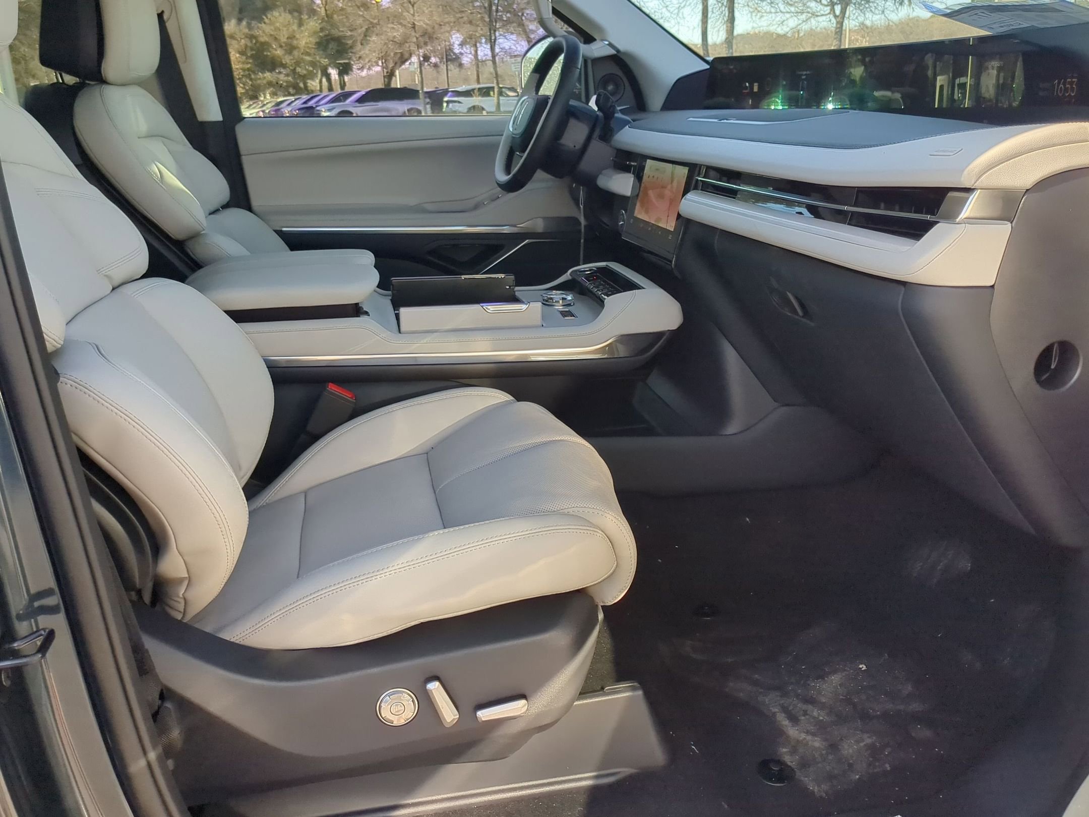 New 2026 Lincoln Navigator L Premier image 23