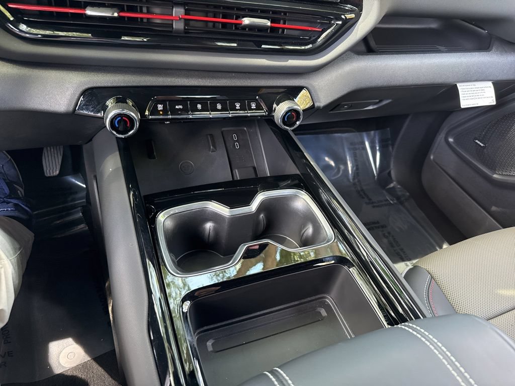 Used 2026 Chevrolet Silverado EV Trail Boss AWD/4WD image 91