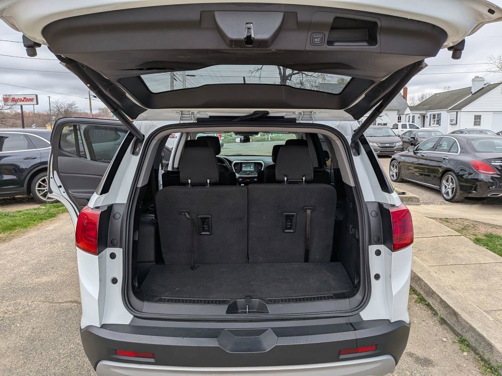 Used 2019 GMC Acadia SLE image 29