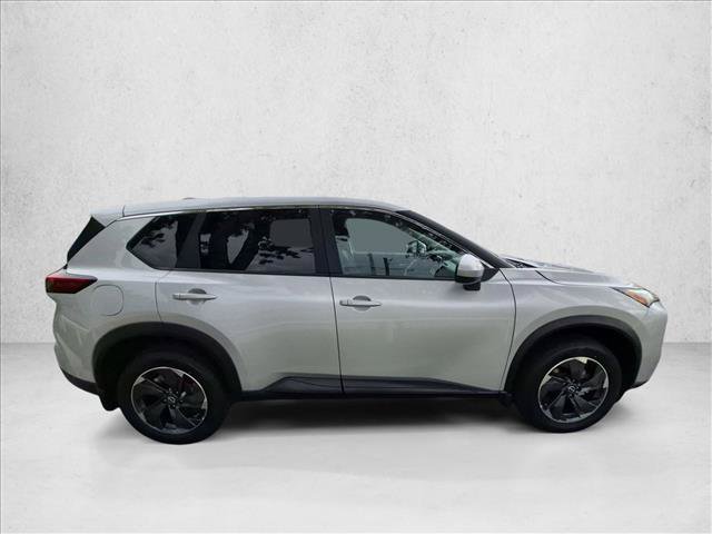 Used 2024 Nissan Rogue SV FWD image 4