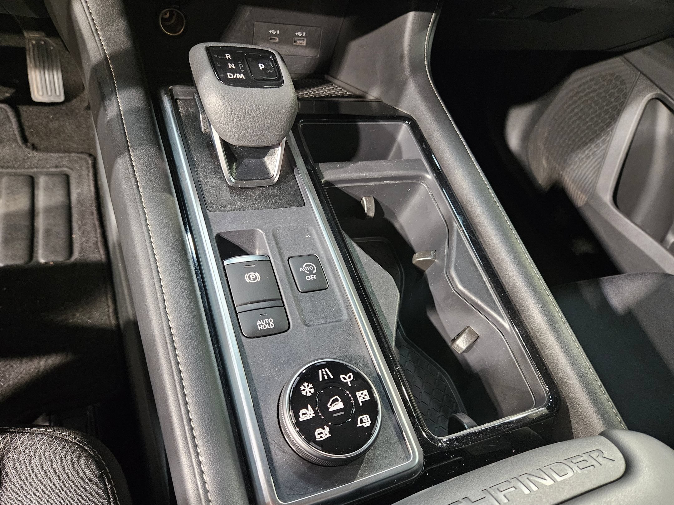 Used 2024 Nissan Pathfinder SV AWD/4WD image 32