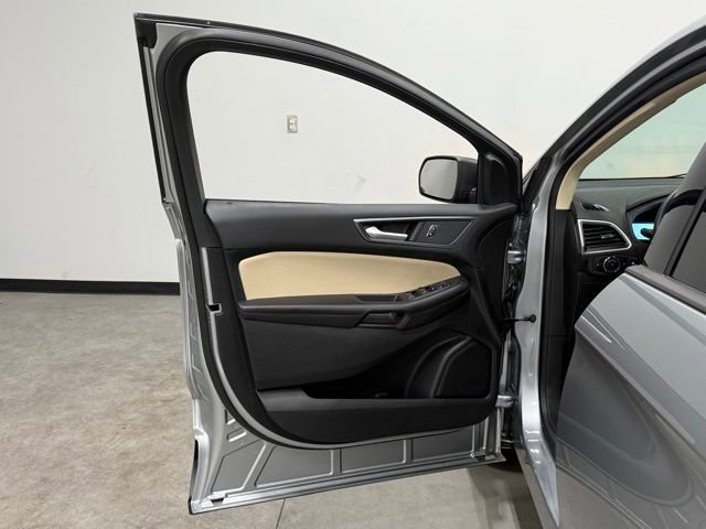 Used 2024 Ford Edge SE image 9