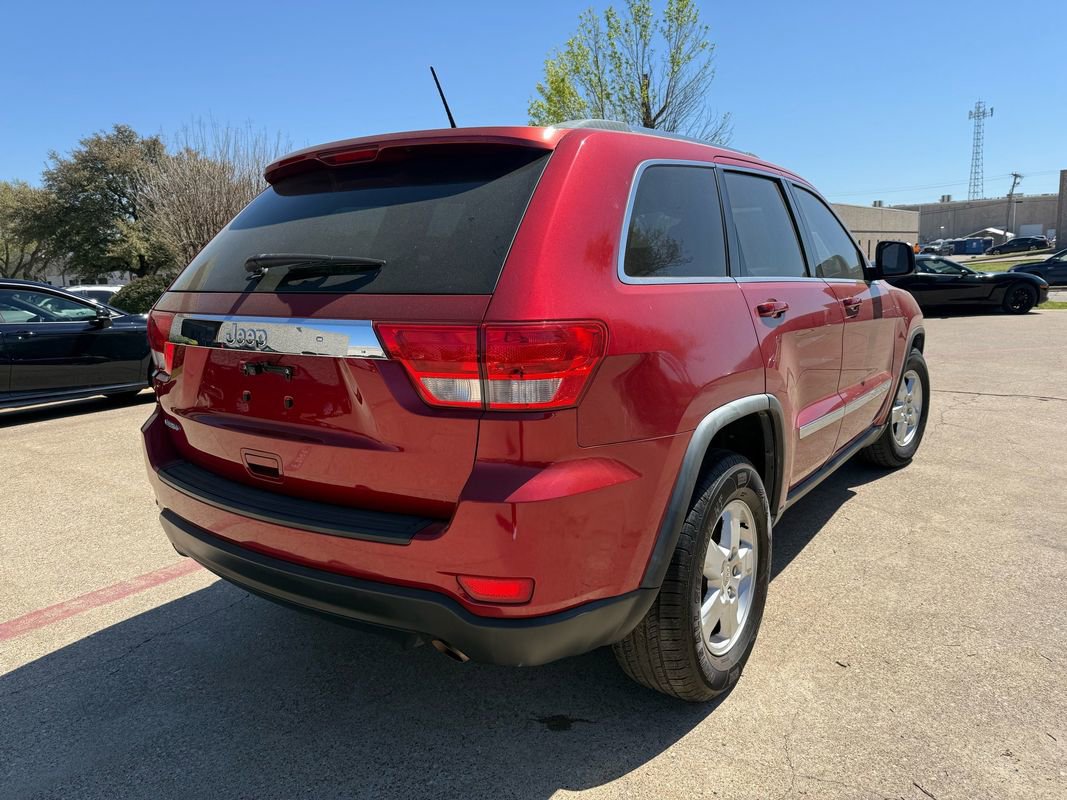 Used 2011 Jeep Grand Cherokee Laredo w/ Security & Convenience Group image 5