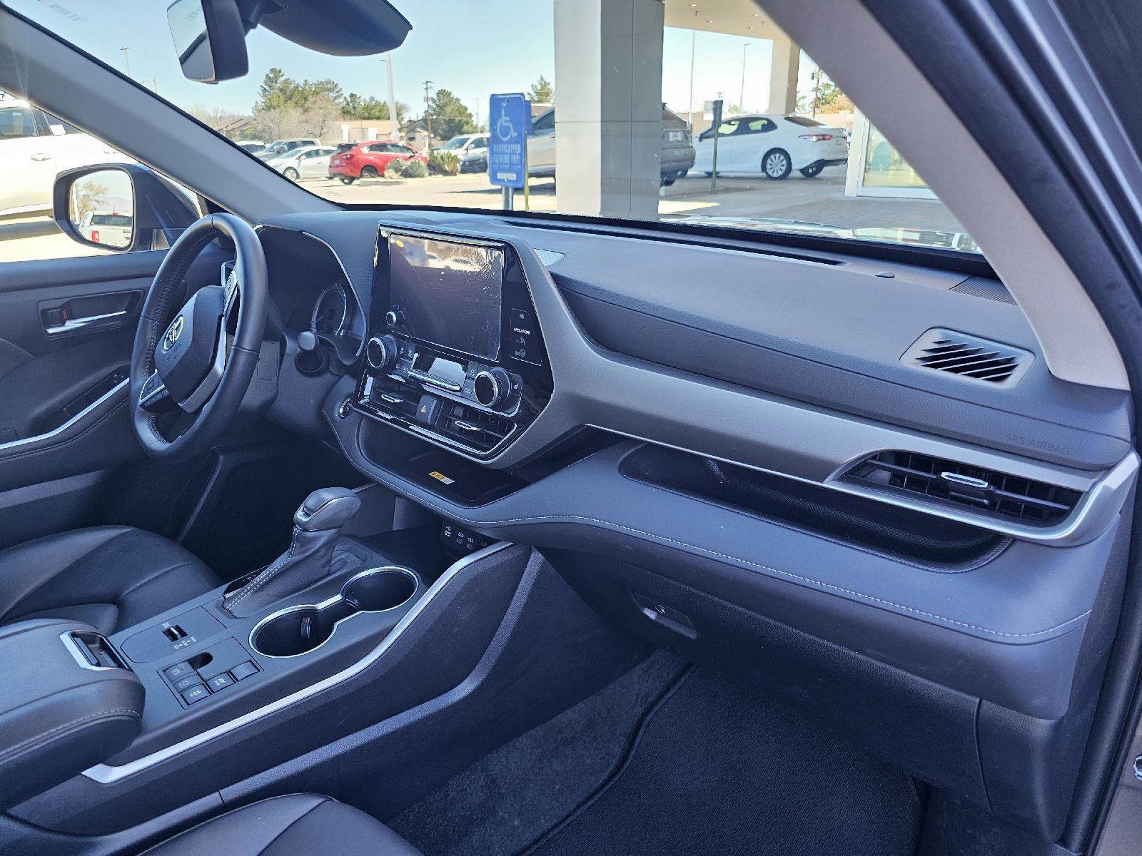 Used 2023 Toyota Highlander XLE image 20