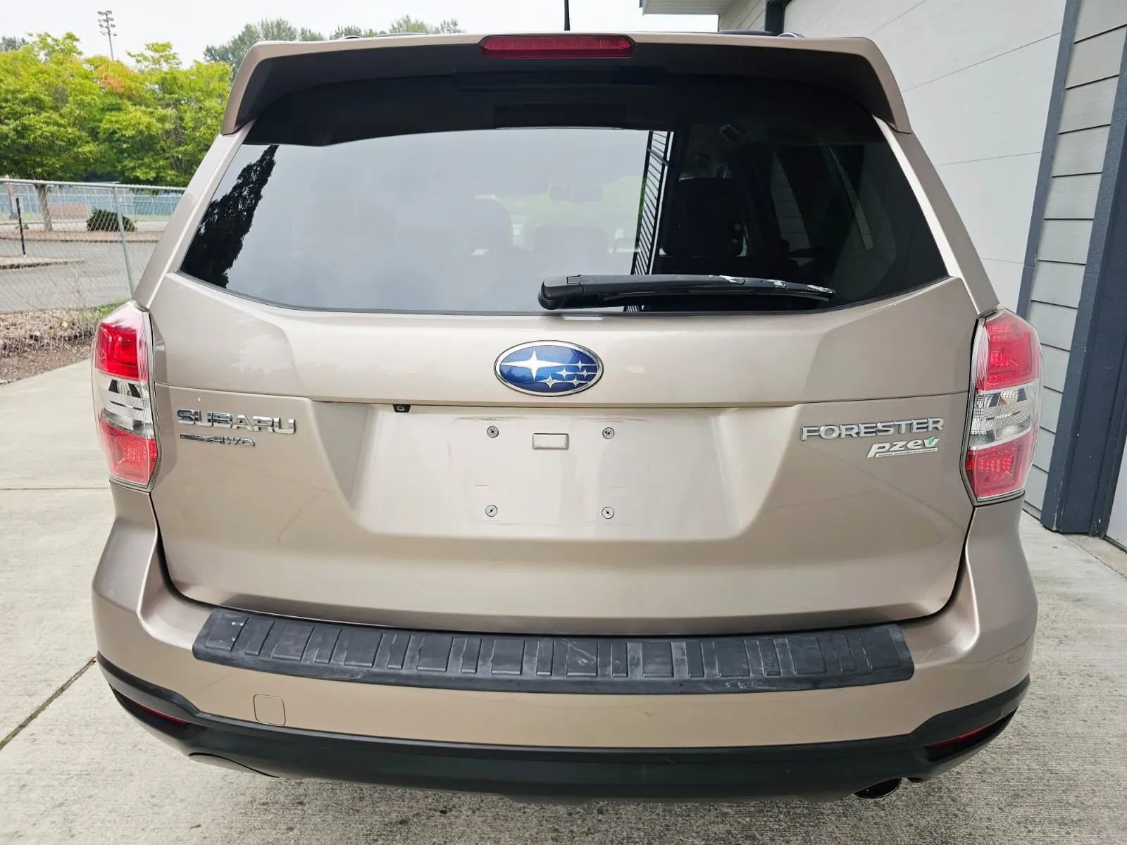 Used 2015 Subaru Forester 2.5i Limited image 4