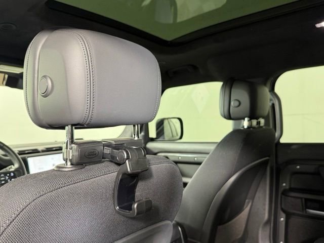 Certified 2025 Land Rover Defender 110 V8 AWD/4WD image 25