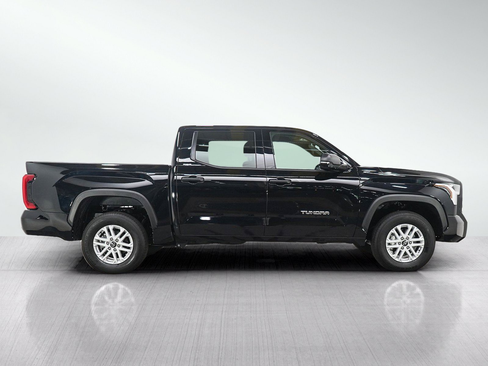 Used 2026 Toyota Tundra SR5 w/ SR5 Convenience Package AWD/4WD image 8