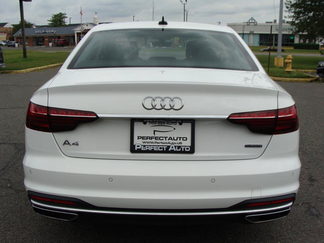 Used 2021 Audi A4 2.0T Premium w/ Convenience Package AWD/4WD image 5