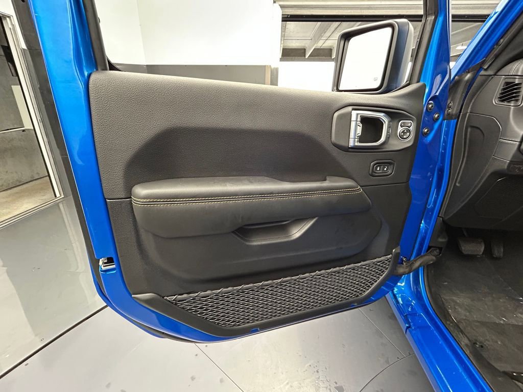 New 2026 Jeep Gladiator Sahara image 16