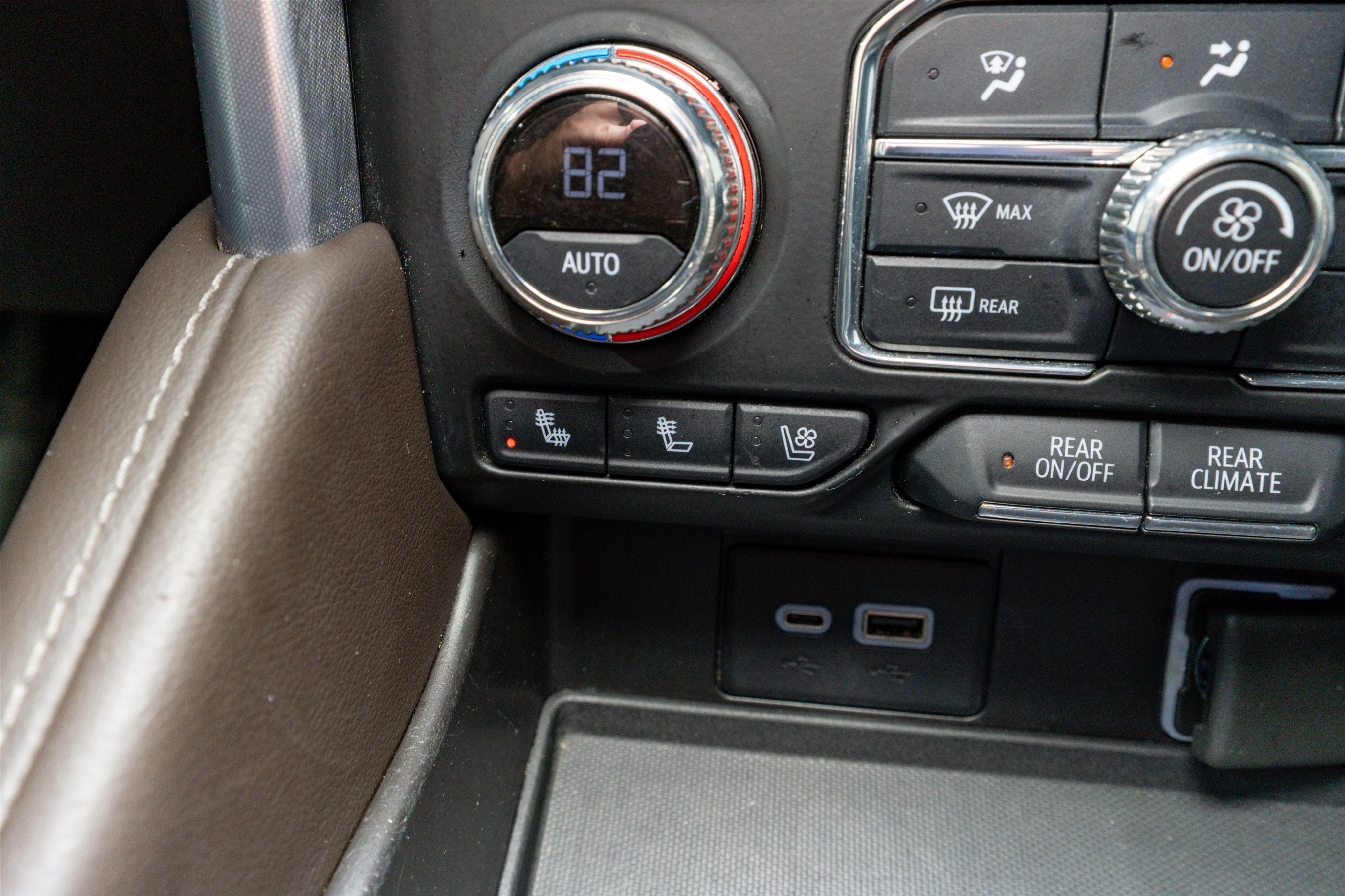 Used 2021 GMC Yukon SLT image 23